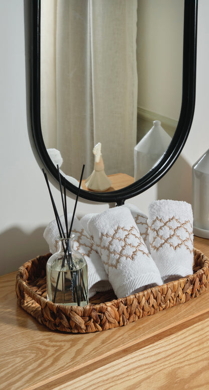 Guest Set Arabesque - Gold Thread on White