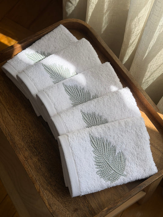 Guest Set Autumn - Silver Thread on White