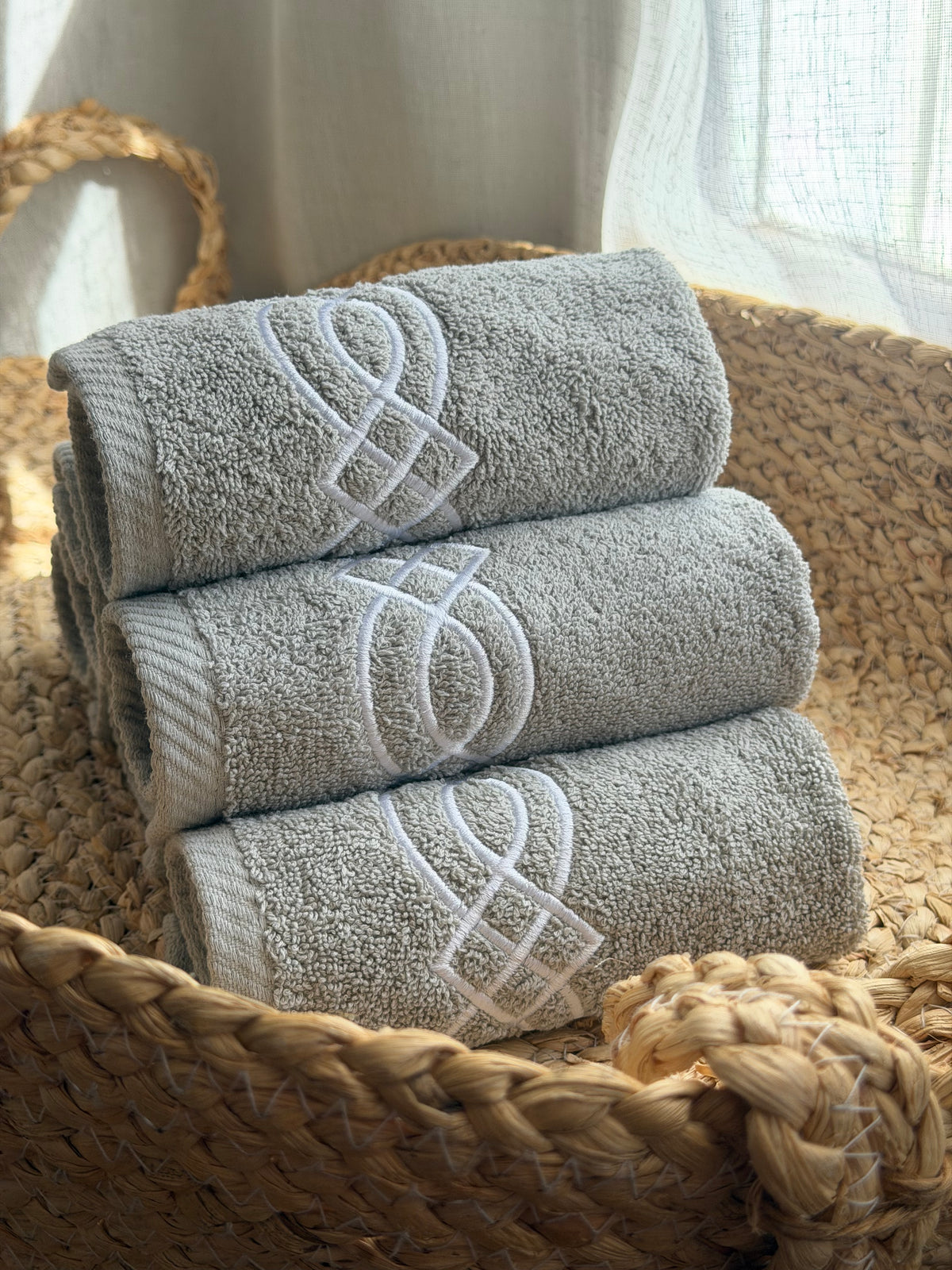 Guest Set Braids - White Thread on Gray