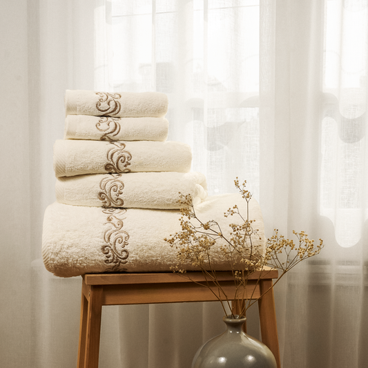 Whole Set Willow - Gold Thread on Light Cream